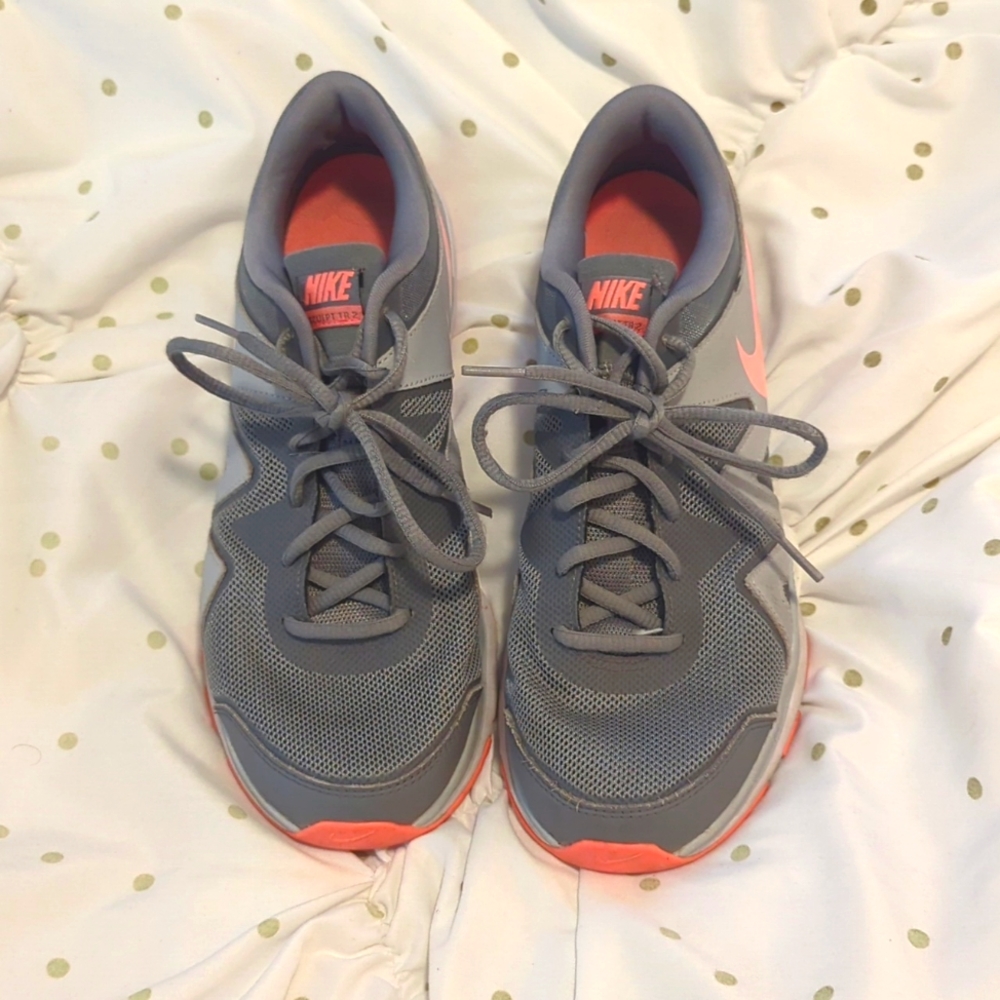 Nike Women's tennis shoes